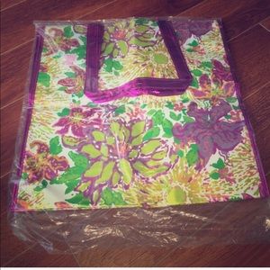 NWT: Lilly Pulitzer printed shopping tote